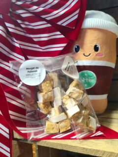 ❤️NOUGAT❤️

L'une de vos gourmandises préférées à cette période : le nougat du Polisson !!

Qui me le réclame déjà depuis plusieurs semaines ?? Allez-y dénoncez-vous en commentaire ! 🤪

Disponible au marché de Noël encore jusqu'à dimanche 20h et ensuite directement au salon de thé et sur commande pour vos paniers garnis de Noël 

Le temps est superbe pour ce mois de décembre, c'est vraiment génial pour le marché de Noël, on adore ❤️

#marchedenoel #nougat #nougatdupolisson #salondethéarmentières #polissongourmand