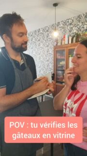Quand tu vérifies les gâteaux en vitrine... 😏

On adore les samedis soirs quand la vitrine est vide et que rien n'est gâché !!

Vous êtes les meilleurs 😍

Bon, va falloir nous dire à côté de quel gâteau vous êtes passés et que vous aimeriez retrouver plus régulièrement au salon de thé, goooo ❤️

#gâteauxfaitsmaison #salondethé #pausegourmande #polissongourmand #kidsfriendly